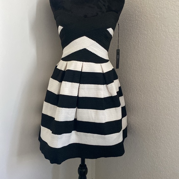 BCBG Maxazria black white striped S evening dress - Picture 3 of 12